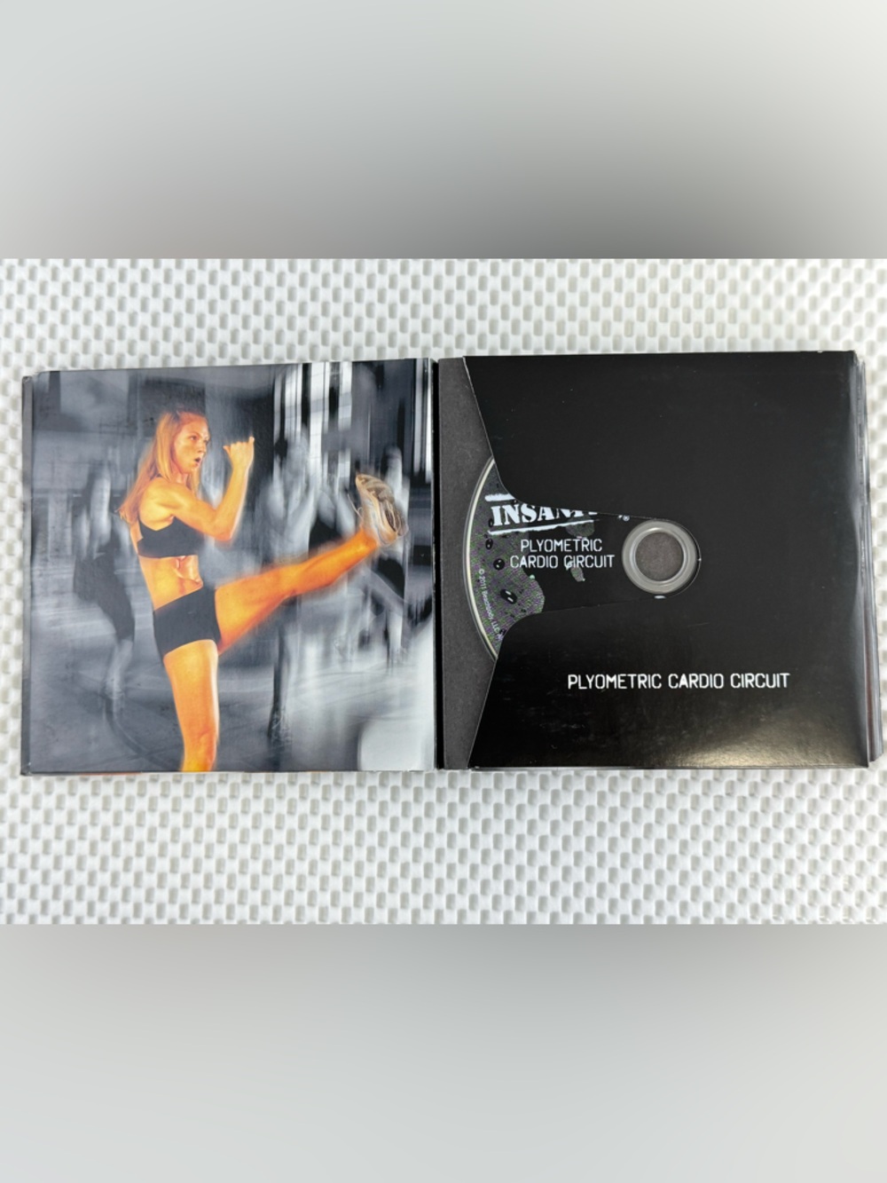 Beachbody Insanity Ultimate Cardio 10 Disc Complete Workout DVD Set - Picture 6 of 17